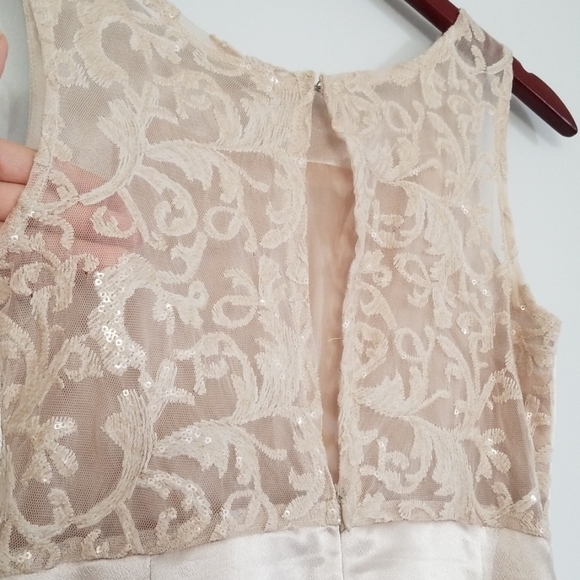 🥂Champagne Satin Gown - Picture 3 of 6